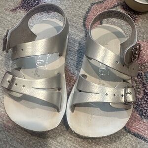 Silver Toddler Buckle Sandals with Triple-Strap Design